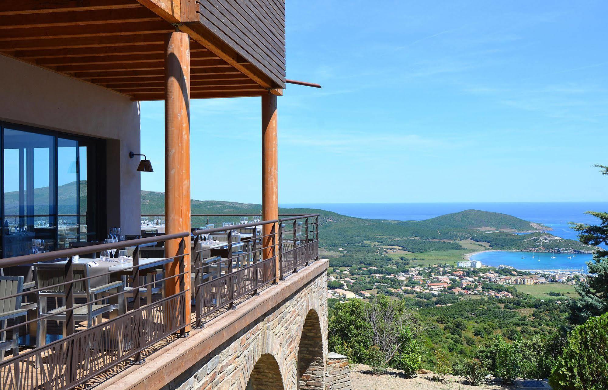 Le Tomino Hotel Macinaggio  Buitenkant foto